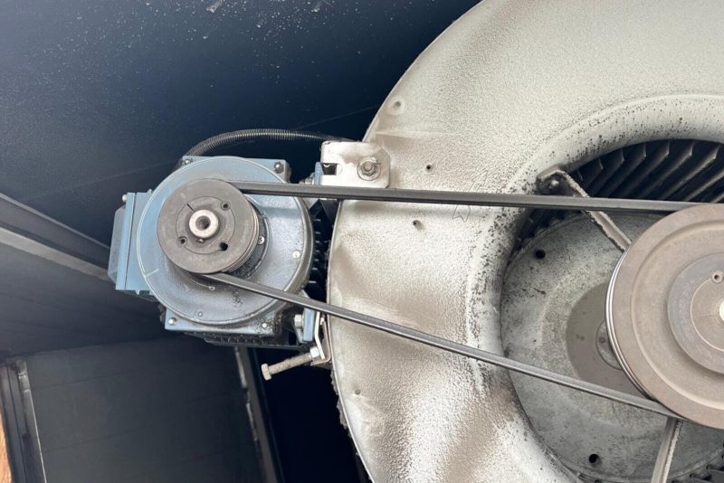 Klima santralinde fan çarkı, kayış kasnak grubu ve motor